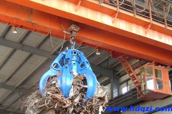 雙梁抓斗橋式起重機(jī)電動(dòng)機(jī)的絕緣層構(gòu)造，是根據(jù)電流量尺寸或是工作電壓多少明確?